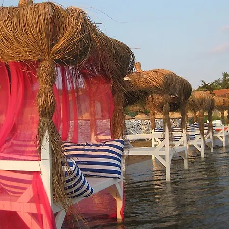 Biyikli Otel Ayvalı